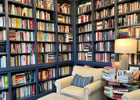 How Many Books Define a Personal Library: A Multifaceted View